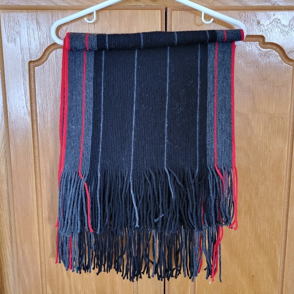 Express Wool Scarf - Picture 5 of 5